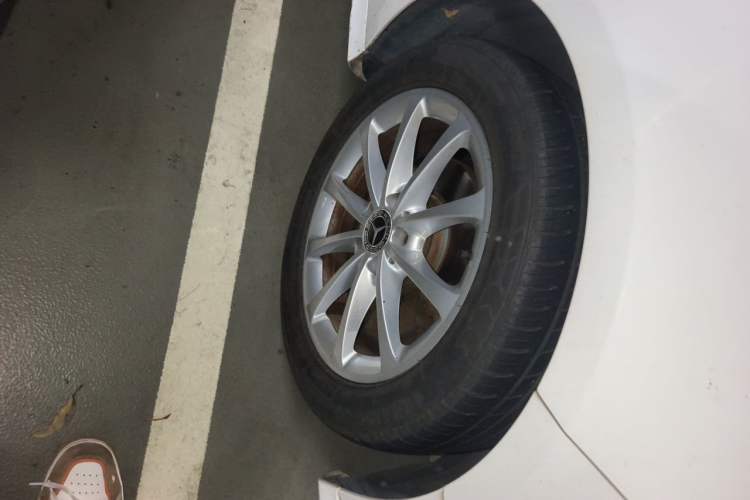 Used Mercedes-Benz A-Class 2019 A 200 L Sport Sedan Right Front Wheel Hub