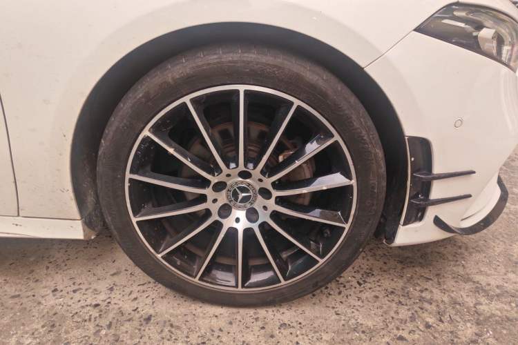 Used Mercedes-Benz A-Class 2019 A 200 L Sport Sedan First Edition Special Edition Right Front Wheel Hub