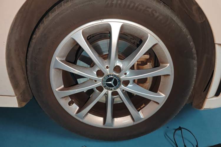 Used Mercedes-Benz A-Class 2019 Restyled A 200 L Sport Sedan Right Front Wheel Hub