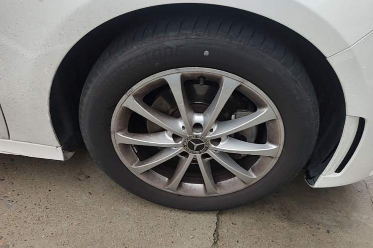 Used Mercedes-Benz A-Class 2019 Restyled A 200 L Sport Sedan Right Front Wheel Hub