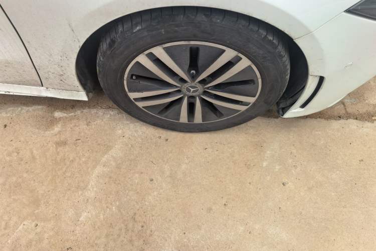 Used Mercedes-Benz A-Class 2019 A 180 L Sport Sedan Right Front Wheel Hub