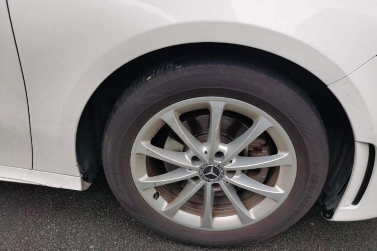 Used Mercedes-Benz A-Class 2019 A 200 L Sport Sedan Right Front Wheel Hub