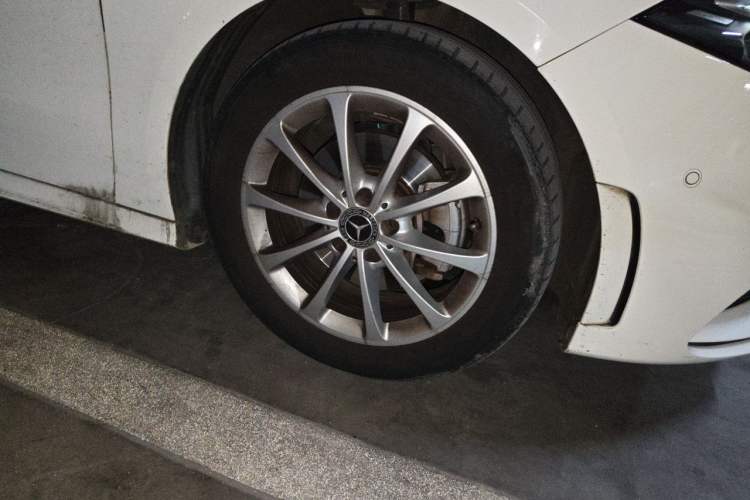 Used Mercedes-Benz A-Class 2019 Restyled A 200 L Sport Sedan Right Front Wheel Hub