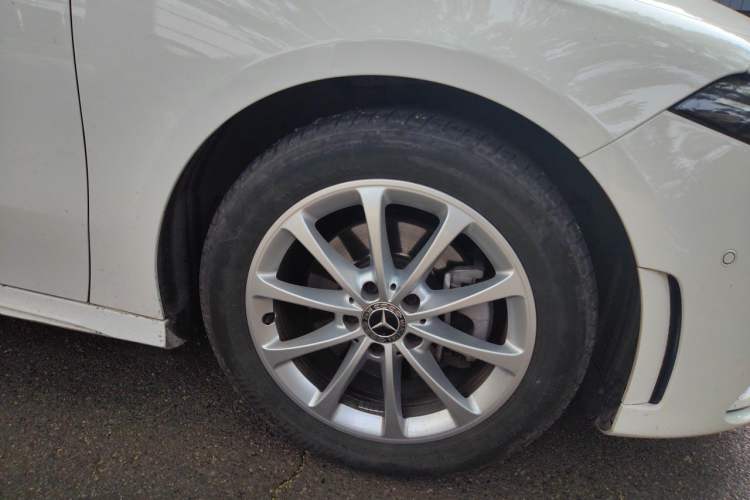 Used Mercedes-Benz A-Class 2019 A 200 L Sport Sedan Right Front Wheel Hub