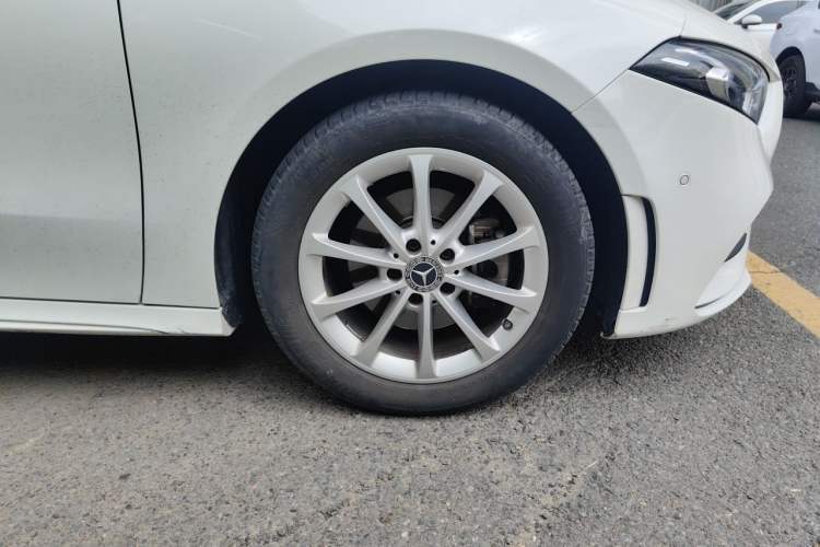 Used Mercedes-Benz A-Class 2019 A 200 L Sport Sedan Right Front Wheel Hub