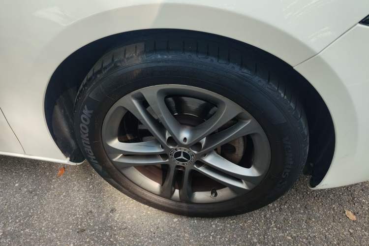 Used Mercedes-Benz A-Class 2019 A 200 Dynamic Edition Right Front Wheel Hub