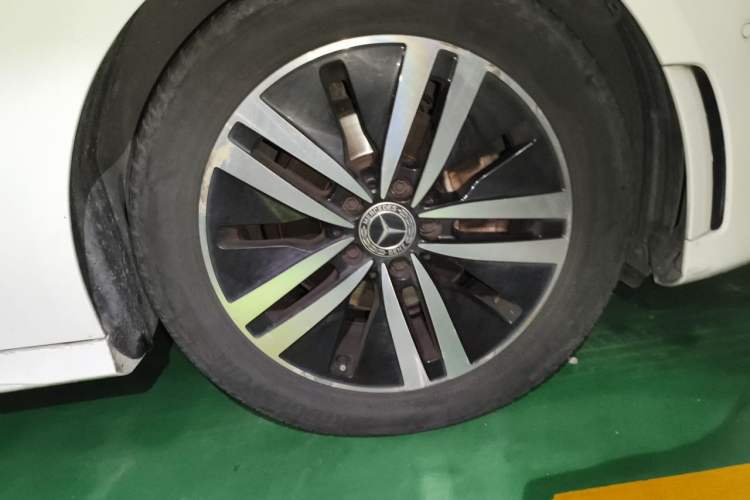 Used Mercedes-Benz A-Class 2019 A 180 L Sport Sedan Right Front Wheel Hub
