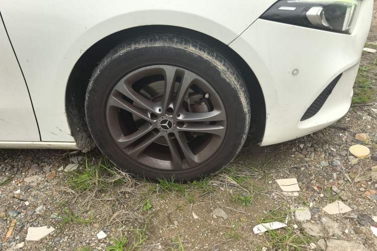 Used Mercedes-Benz A-Class 2019 A 200 Dynamic Edition Right Front Wheel Hub