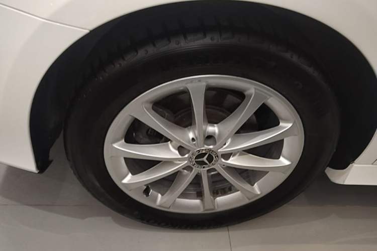 Used Mercedes-Benz A-Class 2019 A 200 L Sport Sedan Right Rear Wheel Hub