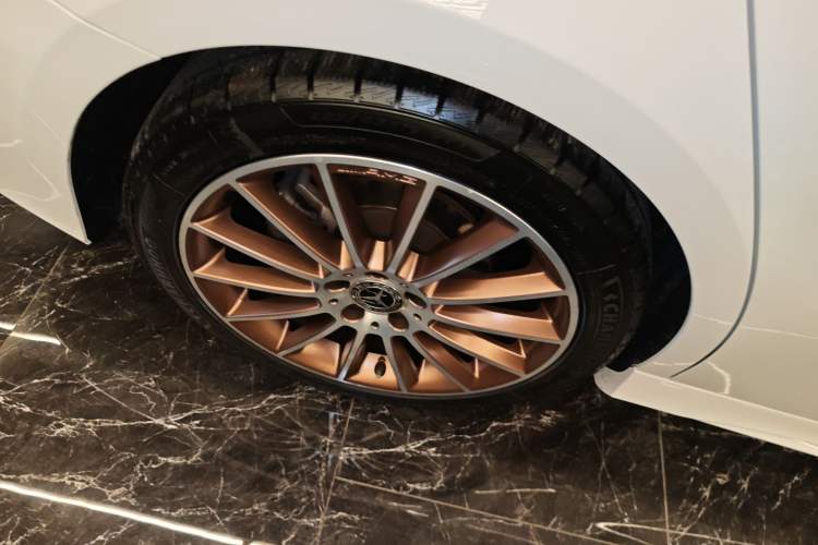Used Mercedes-Benz A-Class 2019 A 200 L Sport Sedan First Edition Special Edition Right Rear Wheel Hub