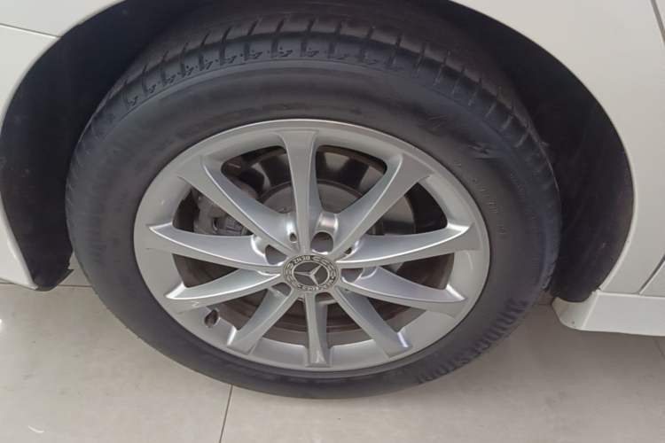 Used Mercedes-Benz A-Class 2019 A 200 L Sport Sedan Right Rear Wheel Hub