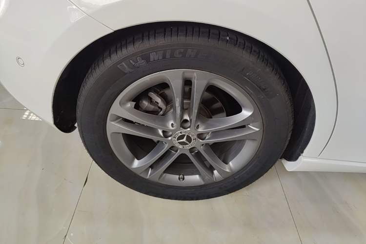Used Mercedes-Benz A-Class 2019 A 200 Dynamic Edition Right Rear Wheel Hub
