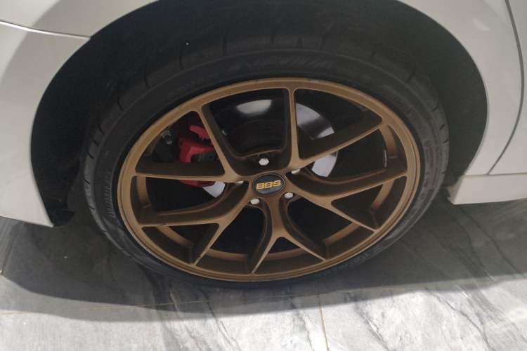 Used Mercedes-Benz A-Class 2019 A 200 L Sport Sedan First Edition Special Edition Right Rear Wheel Hub