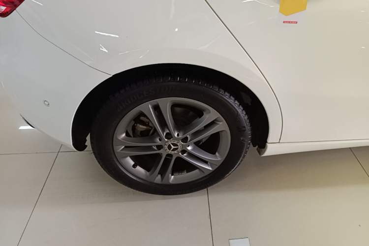 Used Mercedes-Benz A-Class 2019 A 200 Dynamic Edition Right Rear Wheel Hub