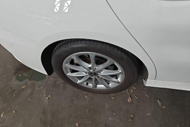 Used Mercedes-Benz A-Class 2019 A 200 L Sport Sedan Right Rear Wheel Hub