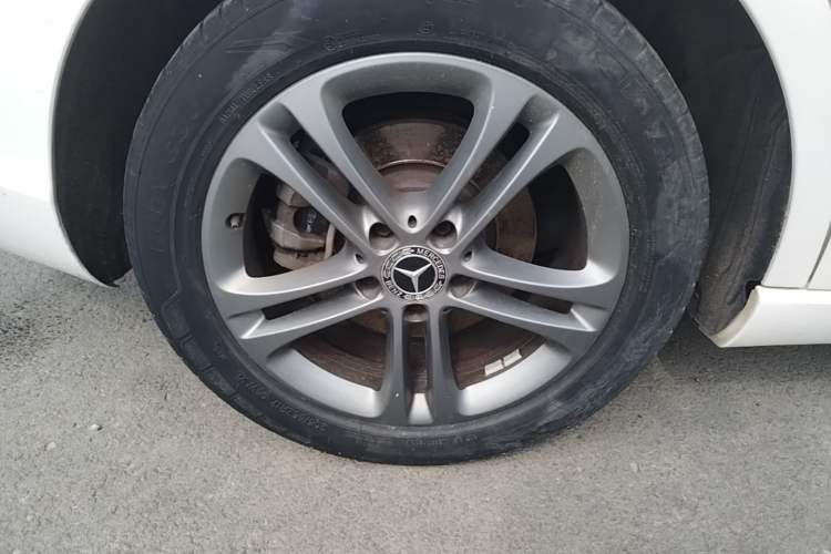 Used Mercedes-Benz A-Class 2019 A 200 L Right Rear Wheel Hub