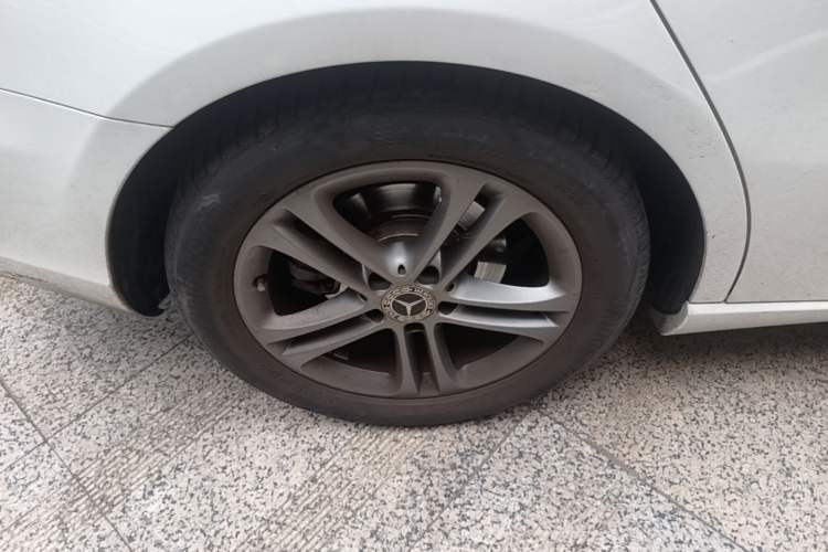 Used Mercedes-Benz A-Class 2019 A 200 L Right Rear Wheel Hub