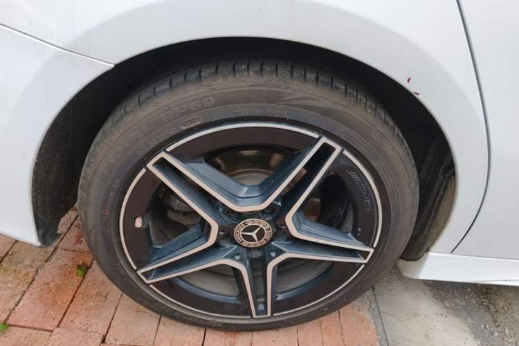 Used Mercedes-Benz A-Class 2019 A 200 L Sport Sedan Right Rear Wheel Hub