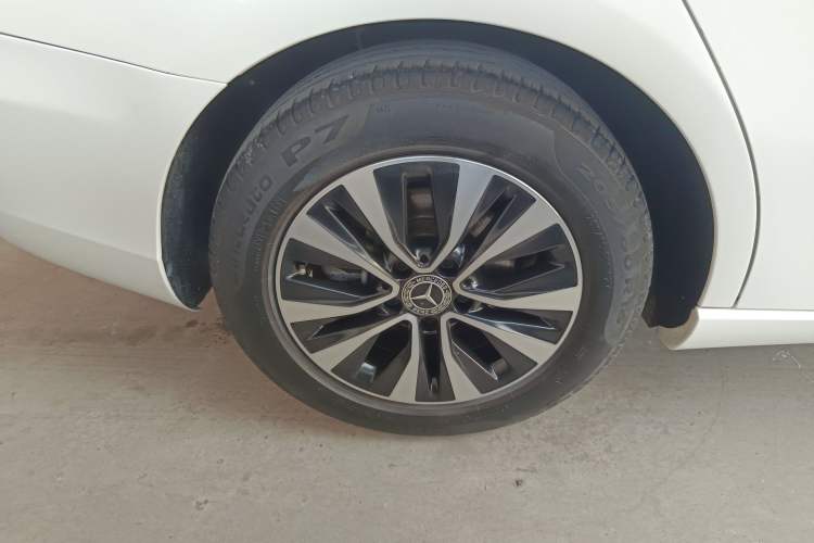 Used Mercedes-Benz A-Class 2019 A 180 L Right Rear Wheel Hub