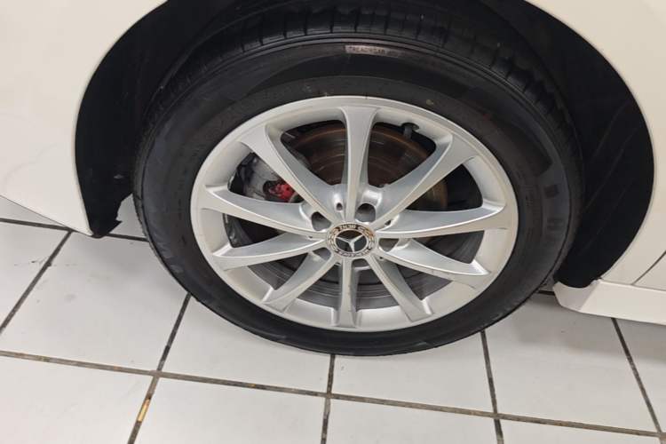 Used Mercedes-Benz A-Class 2019 A 200 L Sport Sedan Right Rear Wheel Hub