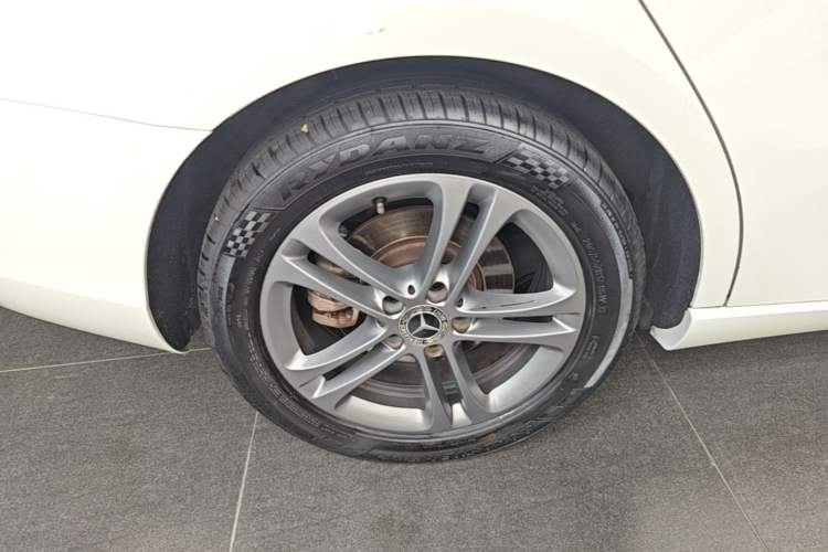 Used Mercedes-Benz A-Class 2019 A 200 L Right Rear Wheel Hub