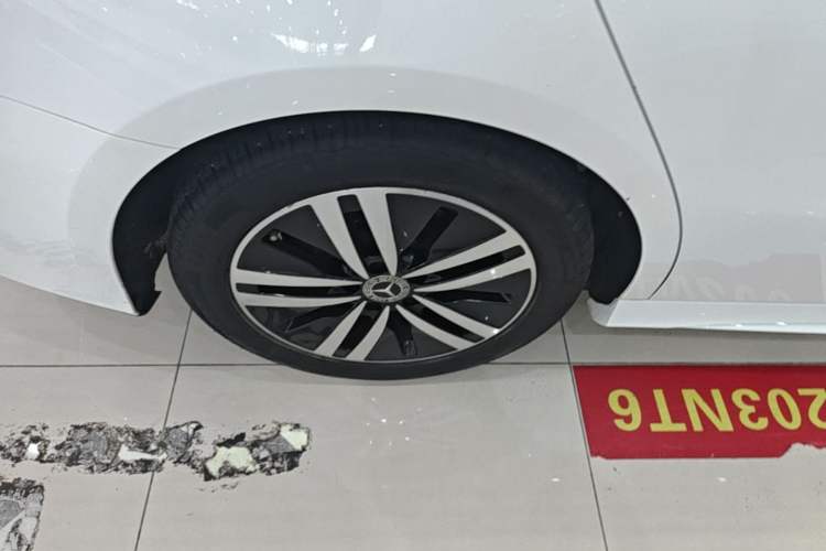 Used Mercedes-Benz A-Class 2019 A 180 L Sport Sedan Right Rear Wheel Hub