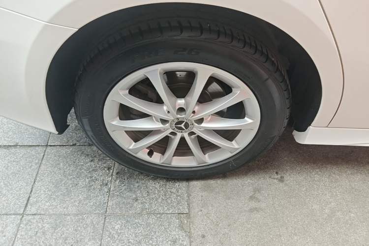 Used Mercedes-Benz A-Class 2019 A 200 L Sport Sedan Right Rear Wheel Hub