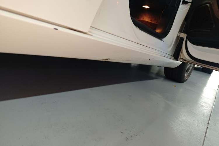 Used Mercedes-Benz A-Class 2019 A 200 Dynamic Edition Right Side Sill