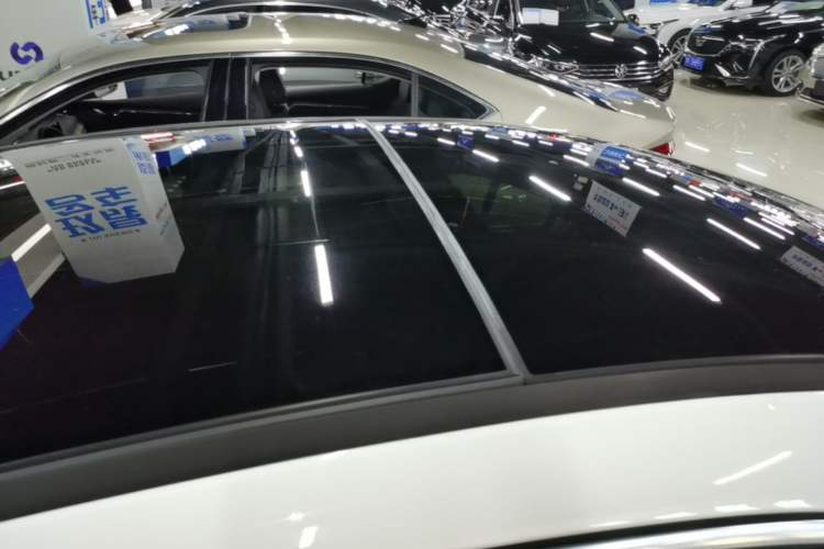 Used Mercedes-Benz A-Class 2019 A 200 L Sport Sedan Roof