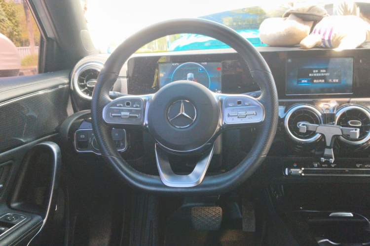 Used Mercedes-Benz A-Class 2019 Restyled A 180 L Sport Sedan Steering Wheel