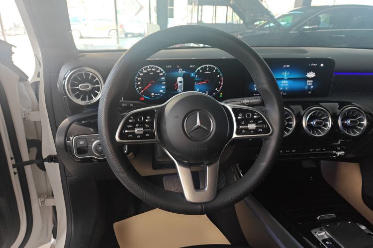 Used Mercedes-Benz A-Class 2019 A 200 Dynamic Edition Steering Wheel