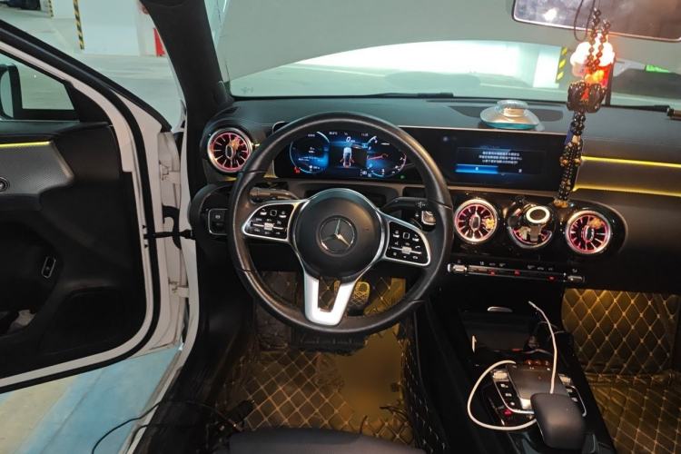 Used Mercedes-Benz A-Class 2019 A 200 L Steering Wheel