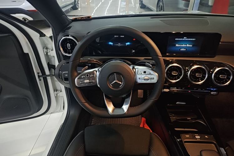 Used Mercedes-Benz A-Class 2019 A 180 L Sport Sedan Steering Wheel