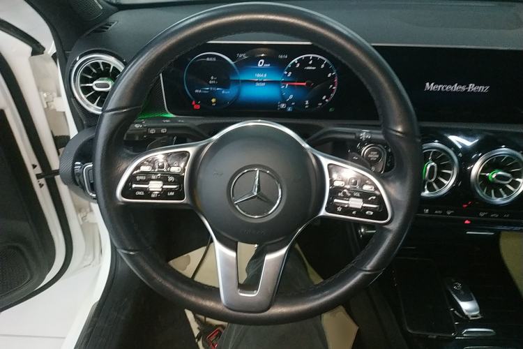 Used Mercedes-Benz A-Class 2019 A 200 Dynamic Edition Steering Wheel