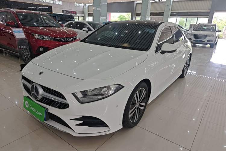Ojetý Mercedes-Benz A-Class 2019 A 180 L Sport Sedan Guazi used car, China used car export, Used car for sale, Used cars, Cheapest cars for sale