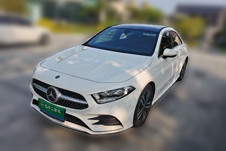 Ojetý Mercedes-Benz A-Class 2019 A 180 L Sport Sedan Guazi used car, China used car export, Used car for sale, Used cars, Cheapest cars for sale