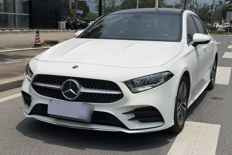Ojetý Mercedes-Benz A-Class 2019 A 180 L Sport Sedan Guazi used car, China used car export, Used car for sale, Used cars, Cheapest cars for sale
