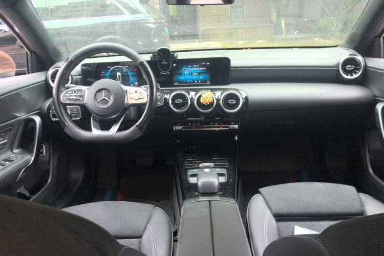 Used Mercedes-Benz A-Class 2019 Restyled A 180 L Sport Sedan Center Console