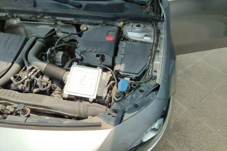 Used Mercedes-Benz A-Class 2019 A 200 L Sport Sedan Engine Bay Left
