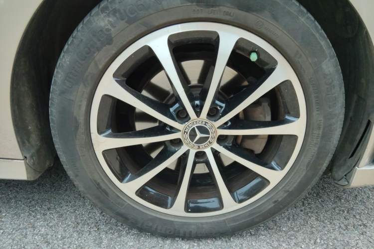Used Mercedes-Benz A-Class 2019 A 200 L Sport Sedan Right Front Wheel Hub