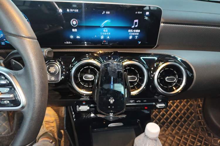 Used Mercedes-Benz A-Class 2020 Facelift A 180 L Sport Sedan Special Configuration Audio And AC Panel