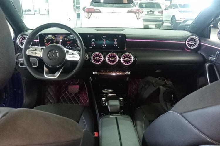 Used Mercedes-Benz A-Class 2020 Restyled A 200 L Sport Sedan Fashion Version Center Console