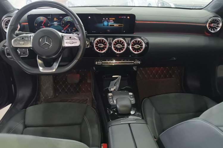 Used Mercedes-Benz A-Class 2020 Restyled A 200 L Sport Sedan Fashion Version Center Console