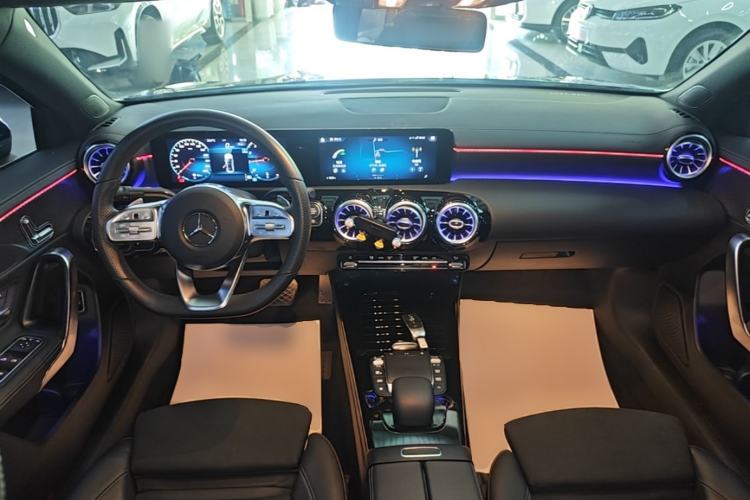 Used Mercedes-Benz A-Class 2020 Restyled A 200 L Sport Sedan Fashion Version Center Console