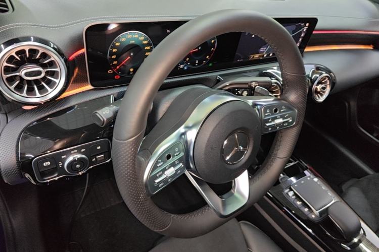 Used Mercedes-Benz A-Class 2020 Restyled A 200 L Sport Sedan Fashion Version Center Console