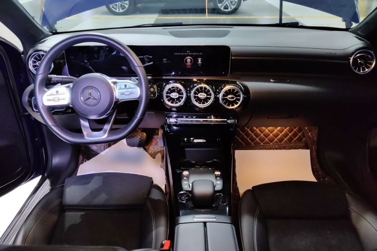 Used Mercedes-Benz A-Class 2020 Restyled A 200 L Sport Sedan Fashion Version Center Console
