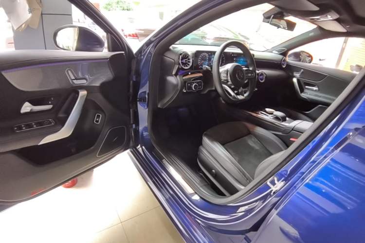 Used Mercedes-Benz A-Class 2020 Restyled A 200 L Sport Sedan Fashion Version Driver Seat
