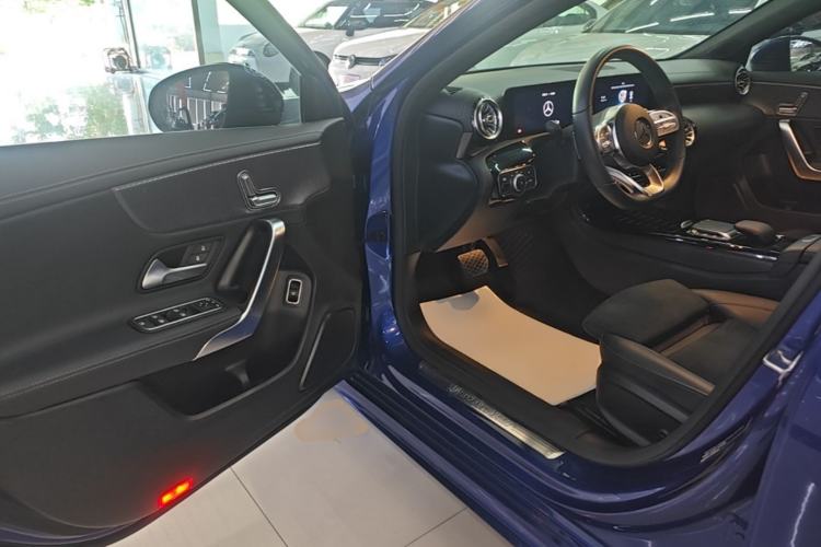 Used Mercedes-Benz A-Class 2020 Restyled A 200 L Sport Sedan Fashion Version Driver Seat