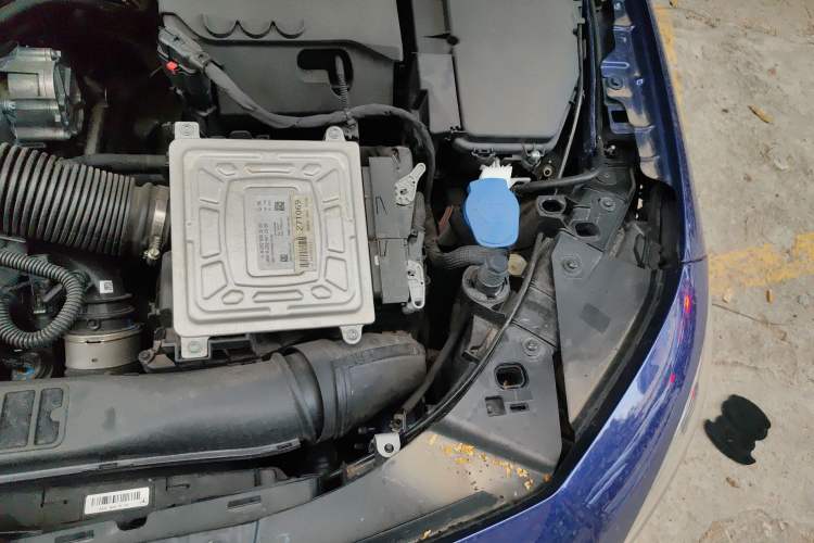 Used Mercedes-Benz A-Class 2020 Second Facelift A 180 L Sport Sedan Engine Bay Left