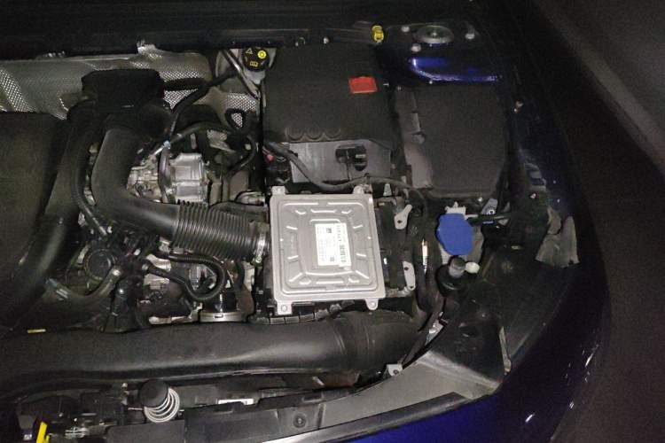 Used Mercedes-Benz A-Class 2020 Restyled A 200 L Sport Sedan Fashion Version Engine Bay Left